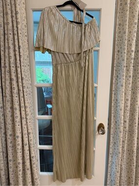 One-Shoulder Metallic Pleated Maxi Dress - Gold